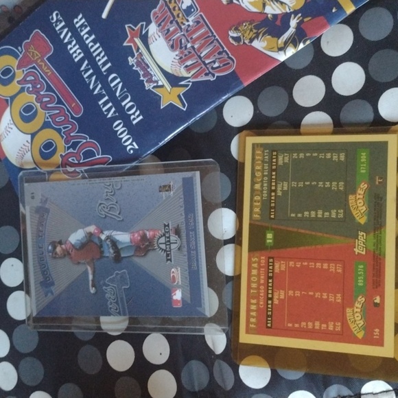 Atlanta Braves 2000 program &BB Cards - Picture 2 of 3